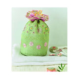 25 sacs et pochettes brodés