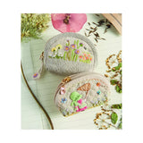 25 sacs et pochettes brodés