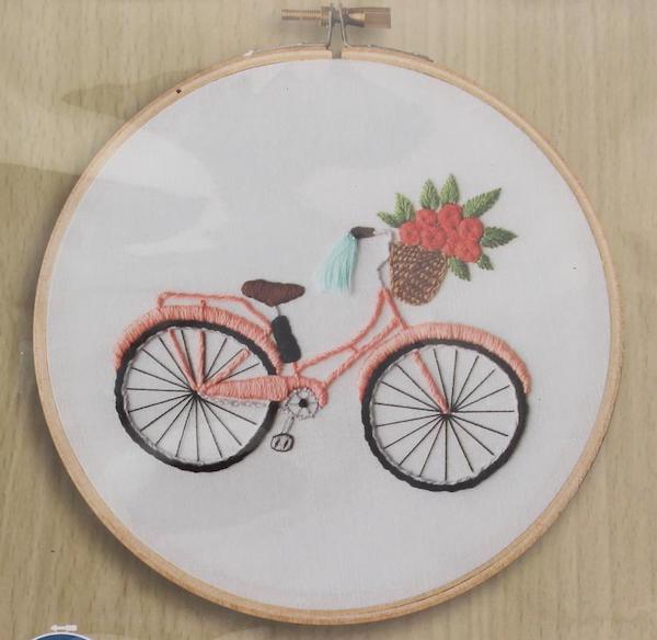 Kit broderie traditionnelle - Balade à vélo