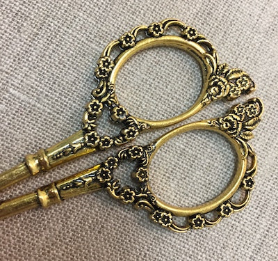 Ciseaux dentelle or vieilli